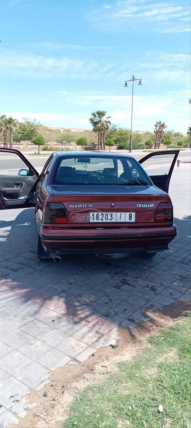 Renault R19 Essence Manuelle 1990 à Laâyoune
