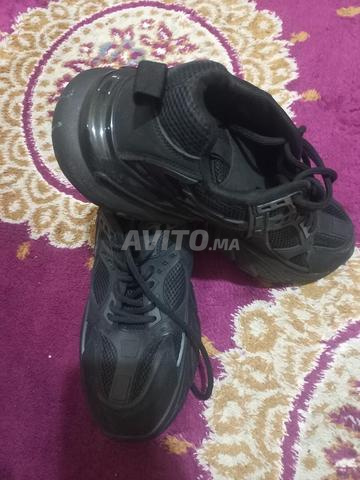 Nouvelles chaussures de sport noires