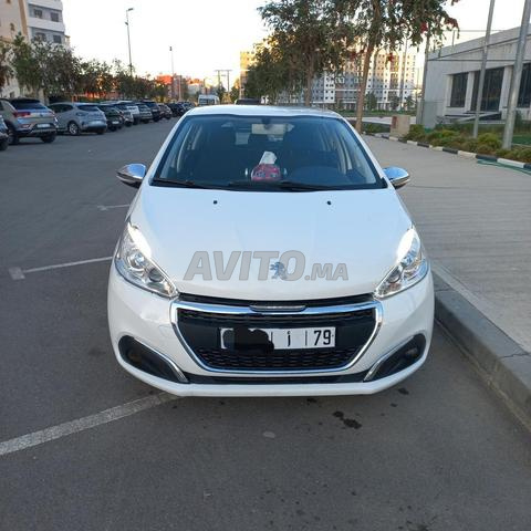 Peugeot 208 LIKE – Diesel (2018) - 90 000 dhs