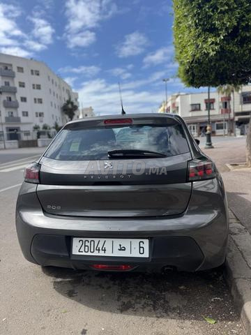 Peugeot 208 Manuelle 2022 à Rabat - 2