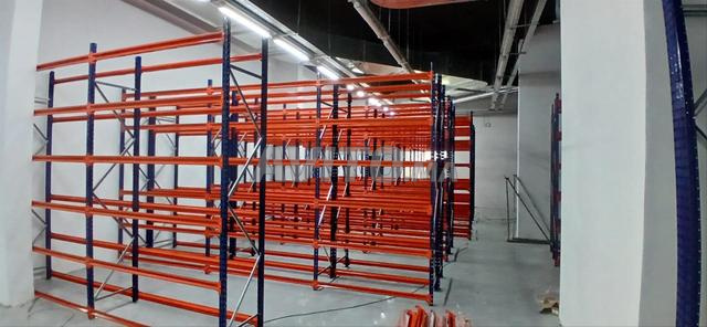 Rayonnage métal semi-lourd sur mesure