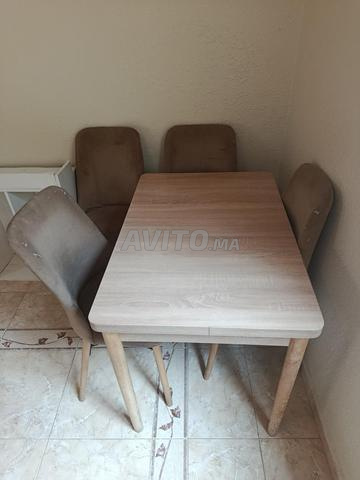 Table et 4 chaises - 2