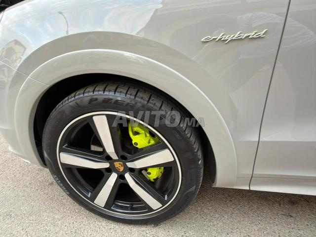 Porsche Cayenne Hybride Automatique 2024 à Rabat