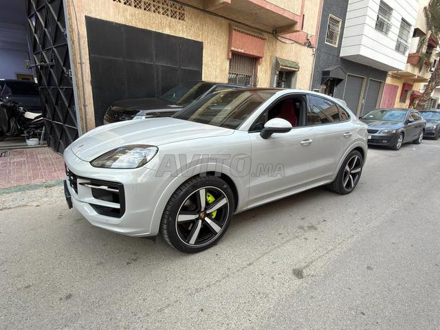 Porsche Cayenne Hybride Automatique 2024 à Rabat