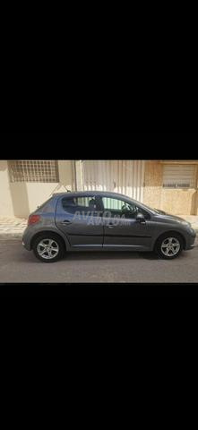 Peugeot 207 Essence Manuelle 2008 à Rabat