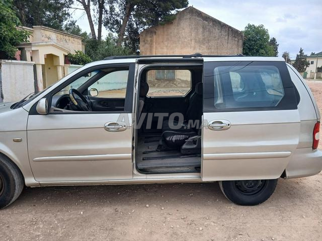Kia Carnival - 2