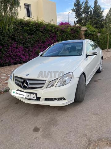 Mercedes E250 coupé Modèle 2010 diwana 2015