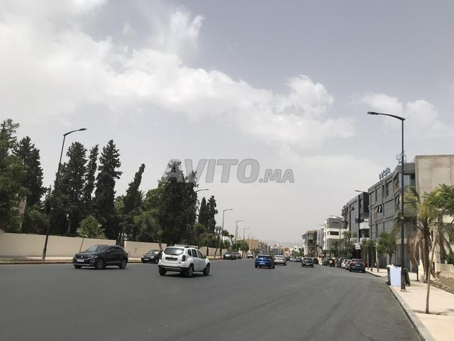 بيع أرض 3747م2 R5 و R3 طريق إيموزار - 2