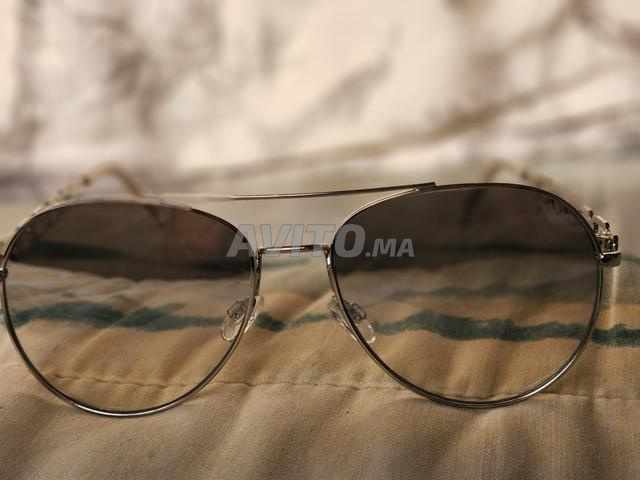 Lunettes de soleil neuves à vendre