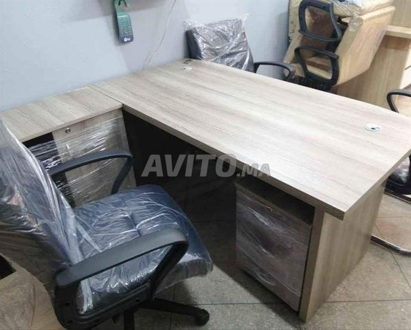 Bureau professionnel équipé - 2