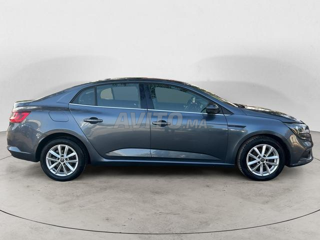 RENAULT. Megane