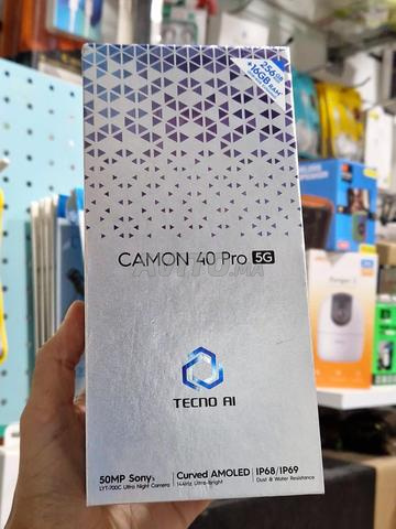 Tecno Camon 40 Pro 8/256 Comme Neuf Avec Boîte