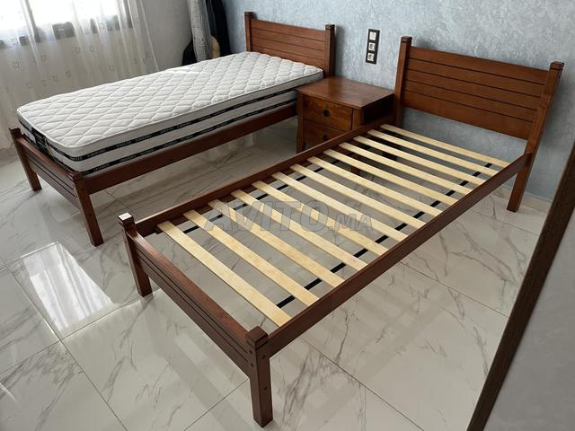 3 Lits et Table de chevet plus 2 matelas - 2
