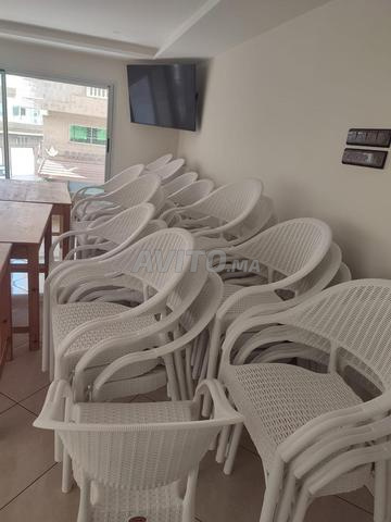 Chaises blanches très bon état (lot de 50) - 2