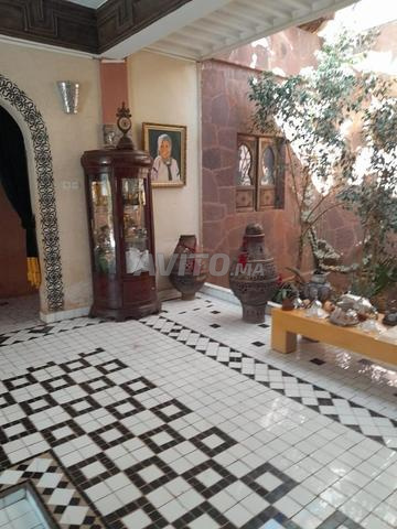 أرض مسجلة ومنزل جميل بحاجة للتجديد