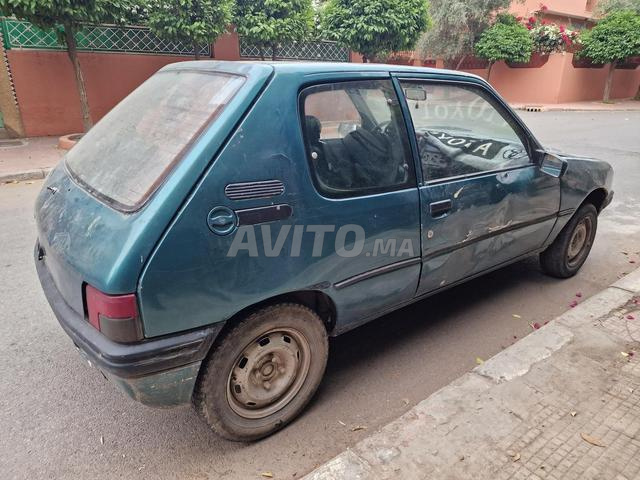 Peugeot 205 Essence Manuelle 1985 à Marrakech
