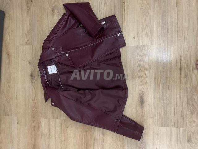 Veste femme en simili-cuir bordeaux - 2