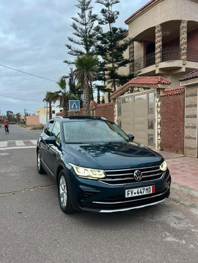 je met vent une voiture très bonne état tigaune 