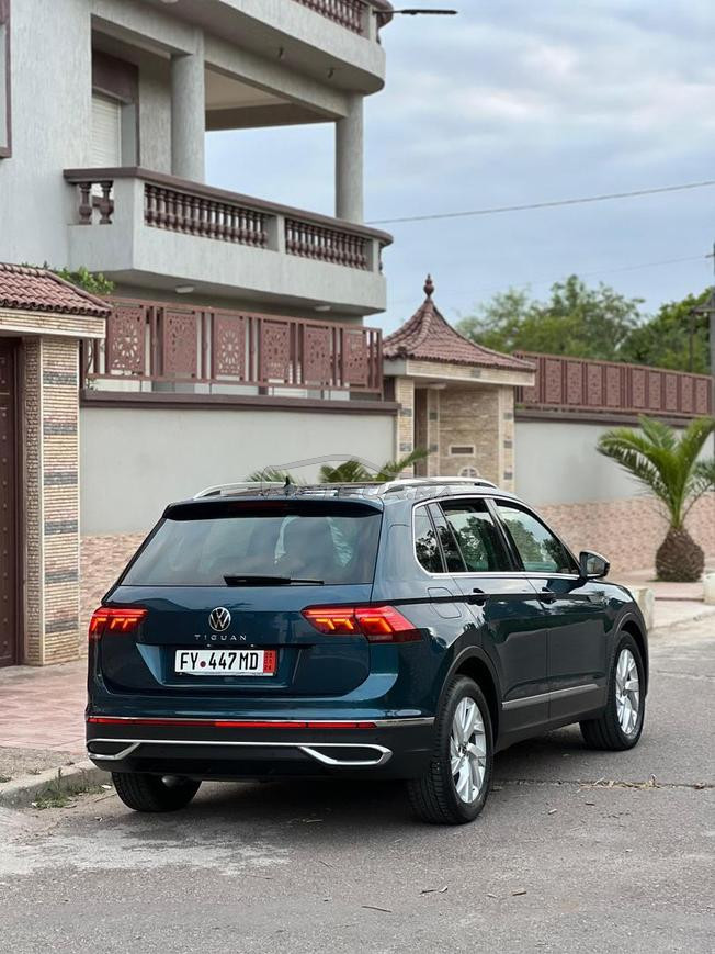 je met vent une voiture très bonne état tigaune 