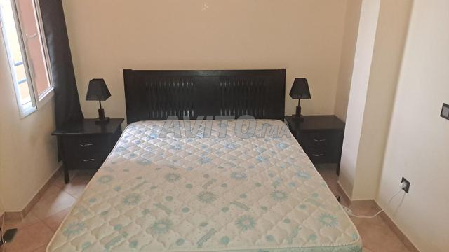 Lit bois massif 160x200 avec chevets et matelas 160x200 - 2