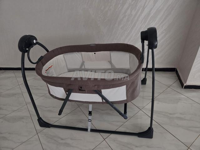 Berceau bébé avec balancement automatique