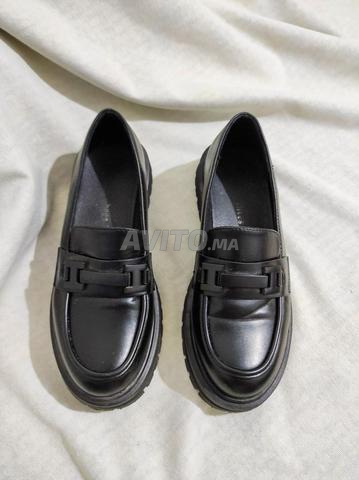 Paire de mocassins à vendre (noir et marron) - 2