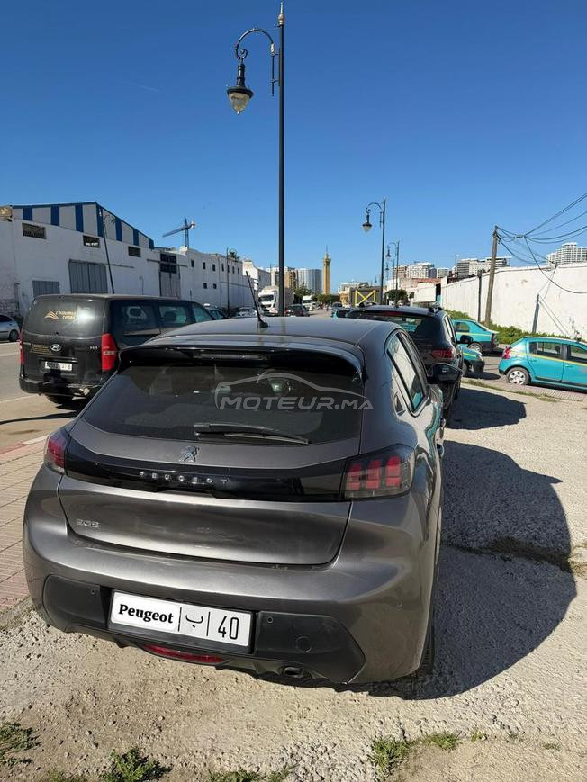 Peugeot 208 Diesel Automatique 2021 à Tanger