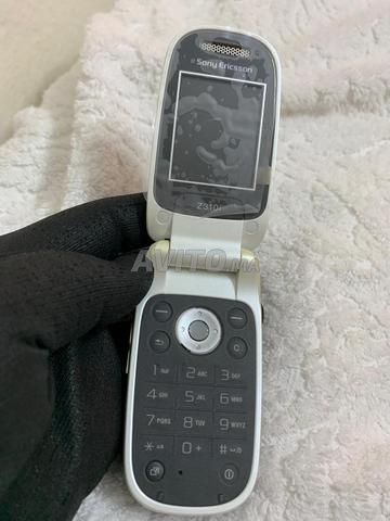 سوني إريكسون Z310i أسود - 2