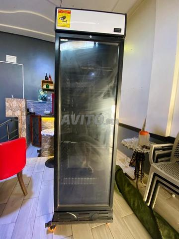 Réfrigérateur commercial, nouveau modèle, aucun problème, encore neuf - 2