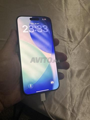 iPhone 15 Pro Max noir origine Canada