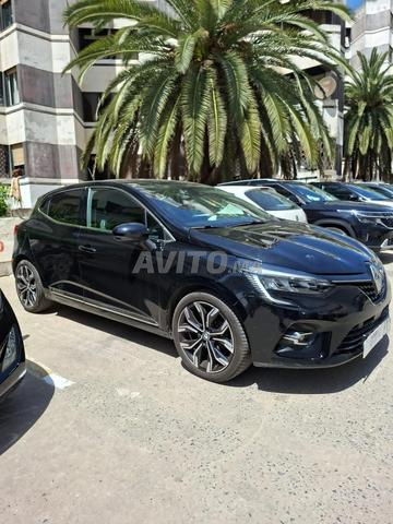 Renault Clio Essence Automatique 2023 à Casablanca