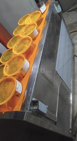 Réfrigérateur Frigidaire fonctionnel, très bon état - 2
