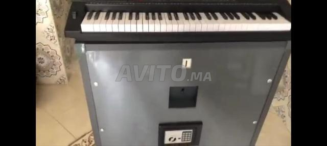 Piano à vendre cash 10 dh, durée de jeu 10 min