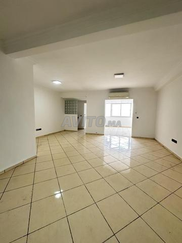 ✅ Plateaux Bureau en Location - Belvédère - 2
