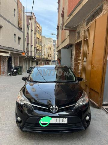 Voiture Toyota Verso encore propre, pour ceux qui sont intéressés, contactez-moi