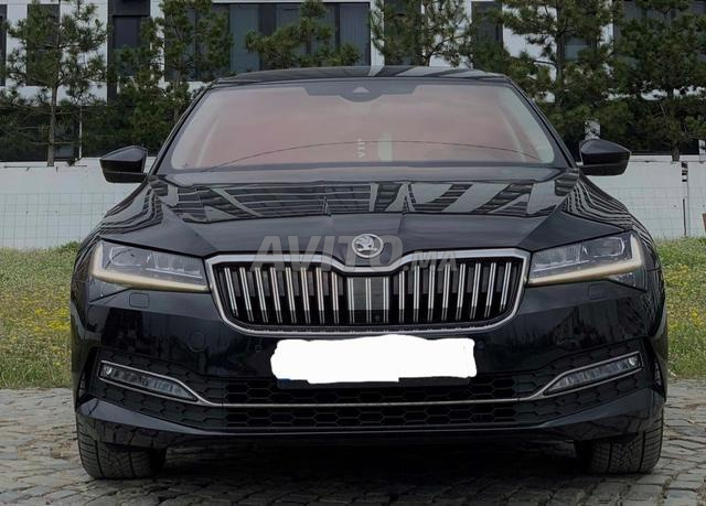 Skoda Superb BVA toit ouvrant 1ère main 177cv - 2