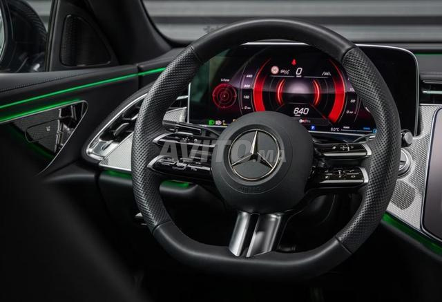 Mercedes-Benz E220d 4 Matic AMG Line - 2