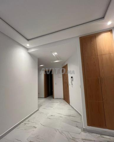Studio meublé moderne à louer 2 min Hay Riad