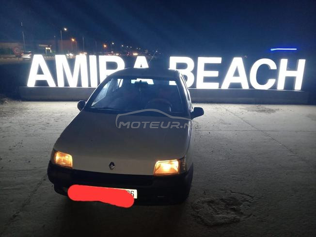 رينو كليو بنزين يدوي 1994 في طنجة