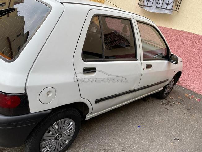رينو كليو بنزين يدوي 1994 في طنجة