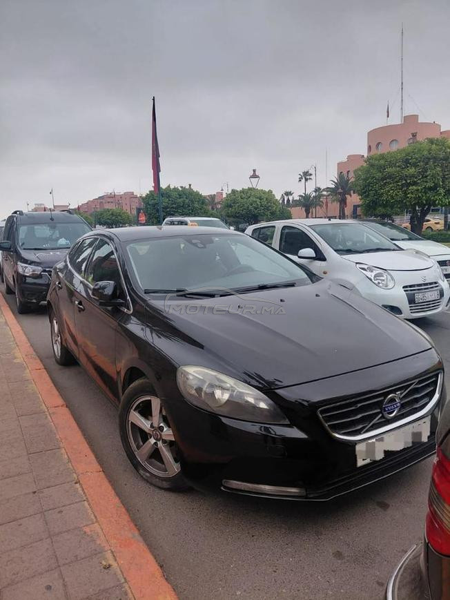 volvo v40 