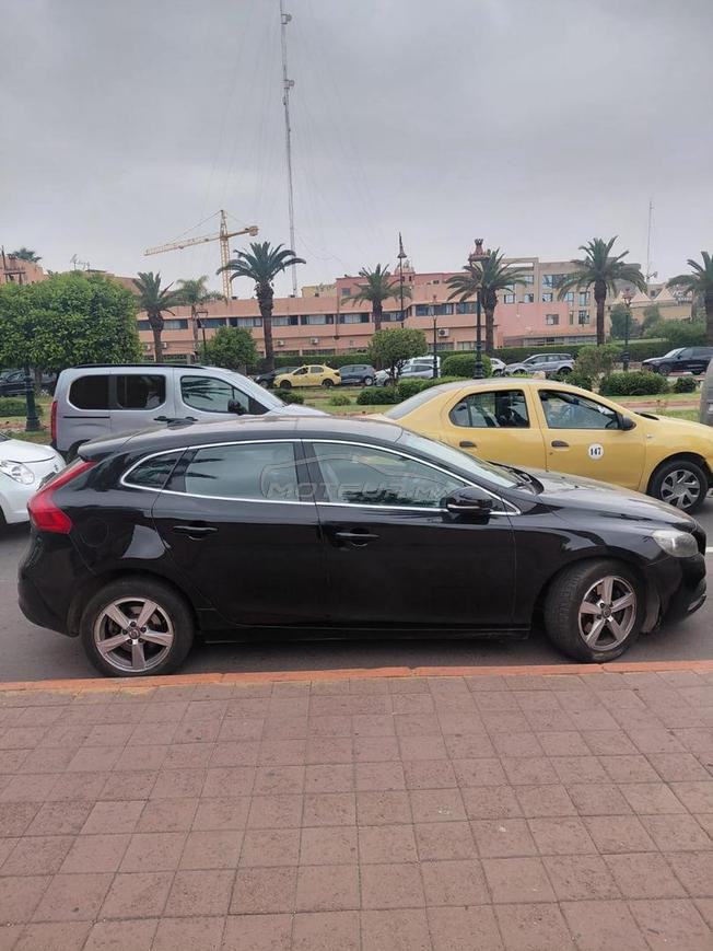 volvo v40 