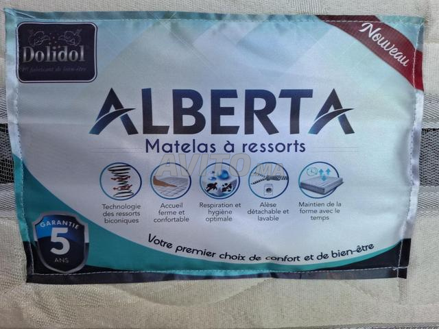 Matelas et sommier très récents - 2