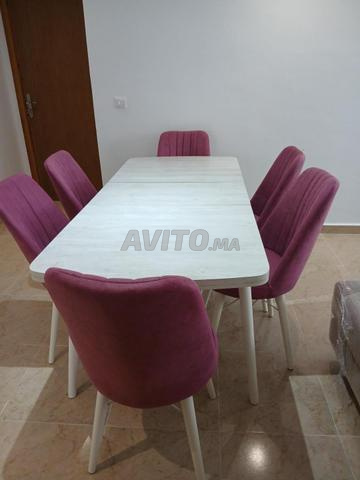Table à manger avec 6 chaises - 2