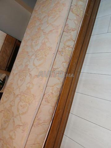 Matelas avec support en bois - 2