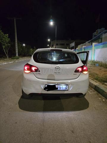 Opel Astra Diesel Manuelle 2010 à Fès - 2