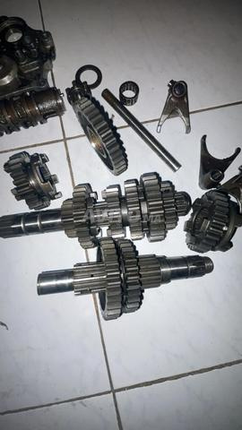 قطع علبة سرعة كاواساكي ER6N