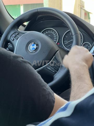 BMW Série 3 Diesel Manuelle 2015 à Laâyoune - 2