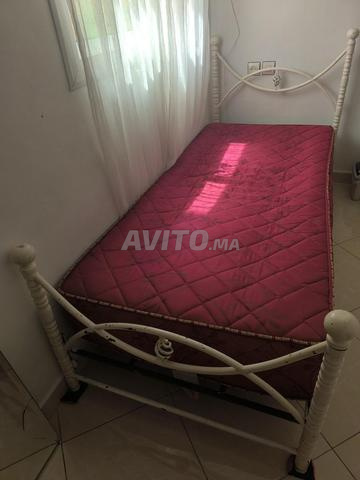 Lit en fer forgé avec matelas à vendre - 2