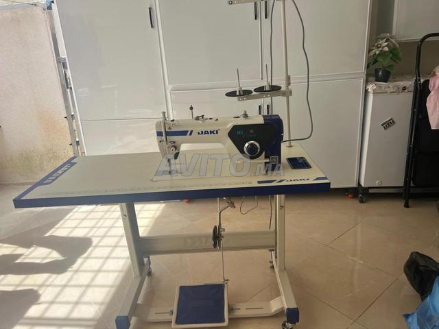 Machine à coudre - 2